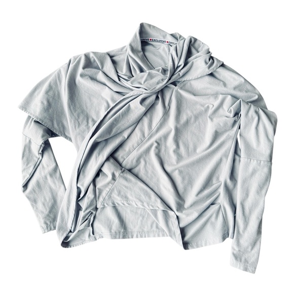 Exclusive Long Sleeve Pullover Wrap Soft Grey Size: S - Picture 3 of 4